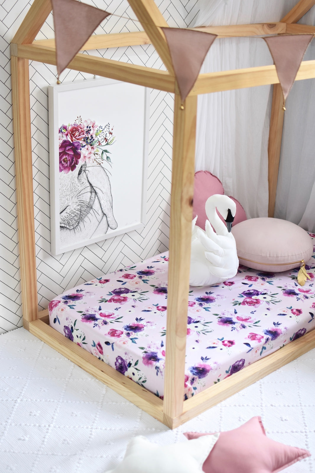 Snuggle Hunny Kids - Fitted Cot Sheet - Floral Kiss