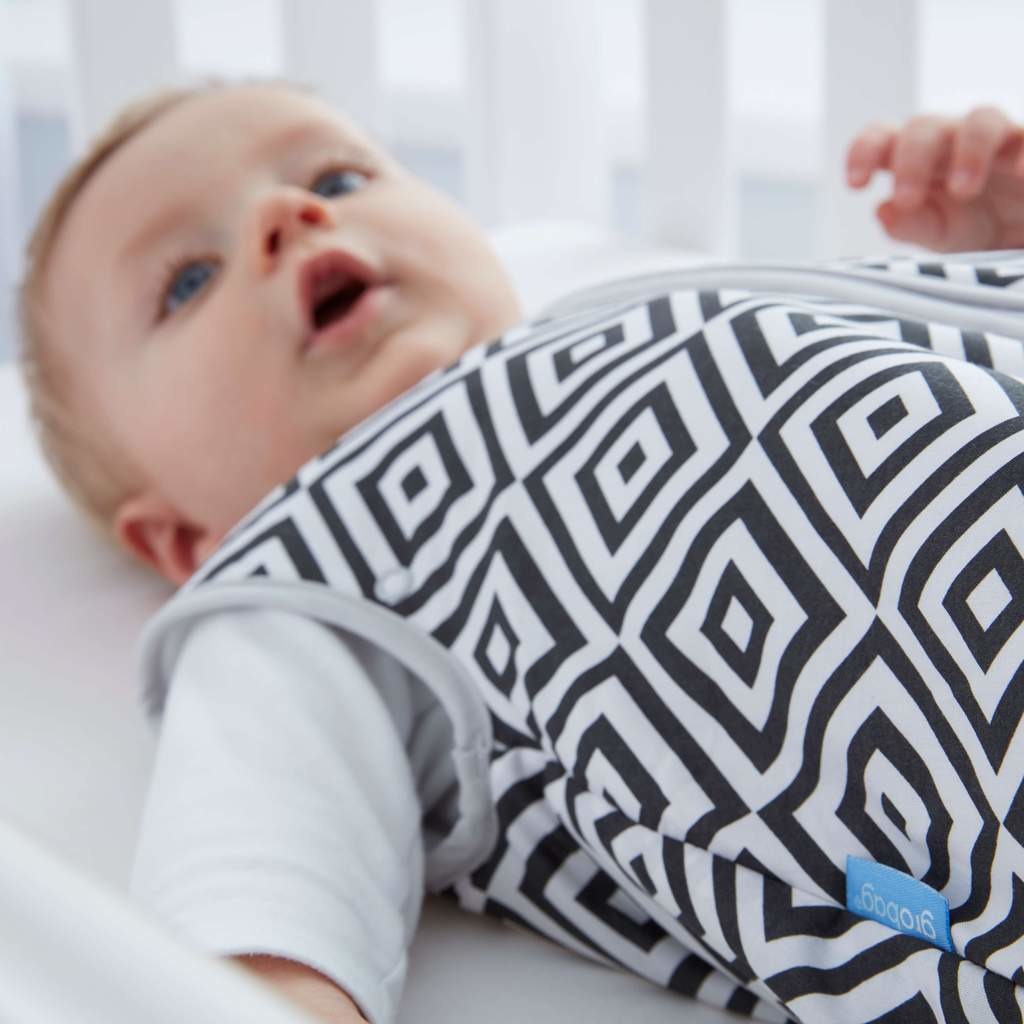 Grobag - Diamonds Black Travel 2.5 Tog - Baby Sleeping Bags - The Gro Company - Afterpay - Zippay Carry Them Close
