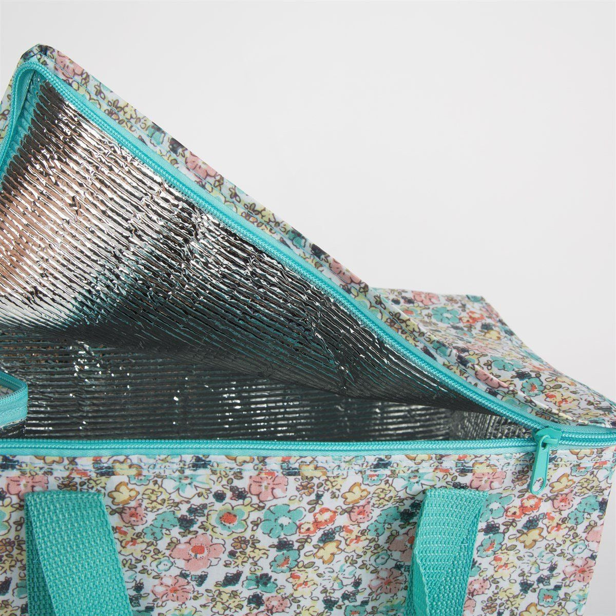 Sass & Belle Insulated Lunch bag - Meadow Floral - Lunch & Snack Boxes - Sass & Belle - Afterpay - Zippay Carry Them Close