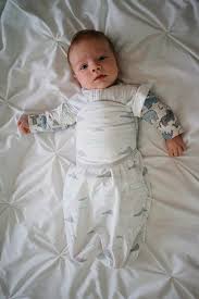 Embe - Baby Swaddle Classic Transitional SwaddleOut - Clouds