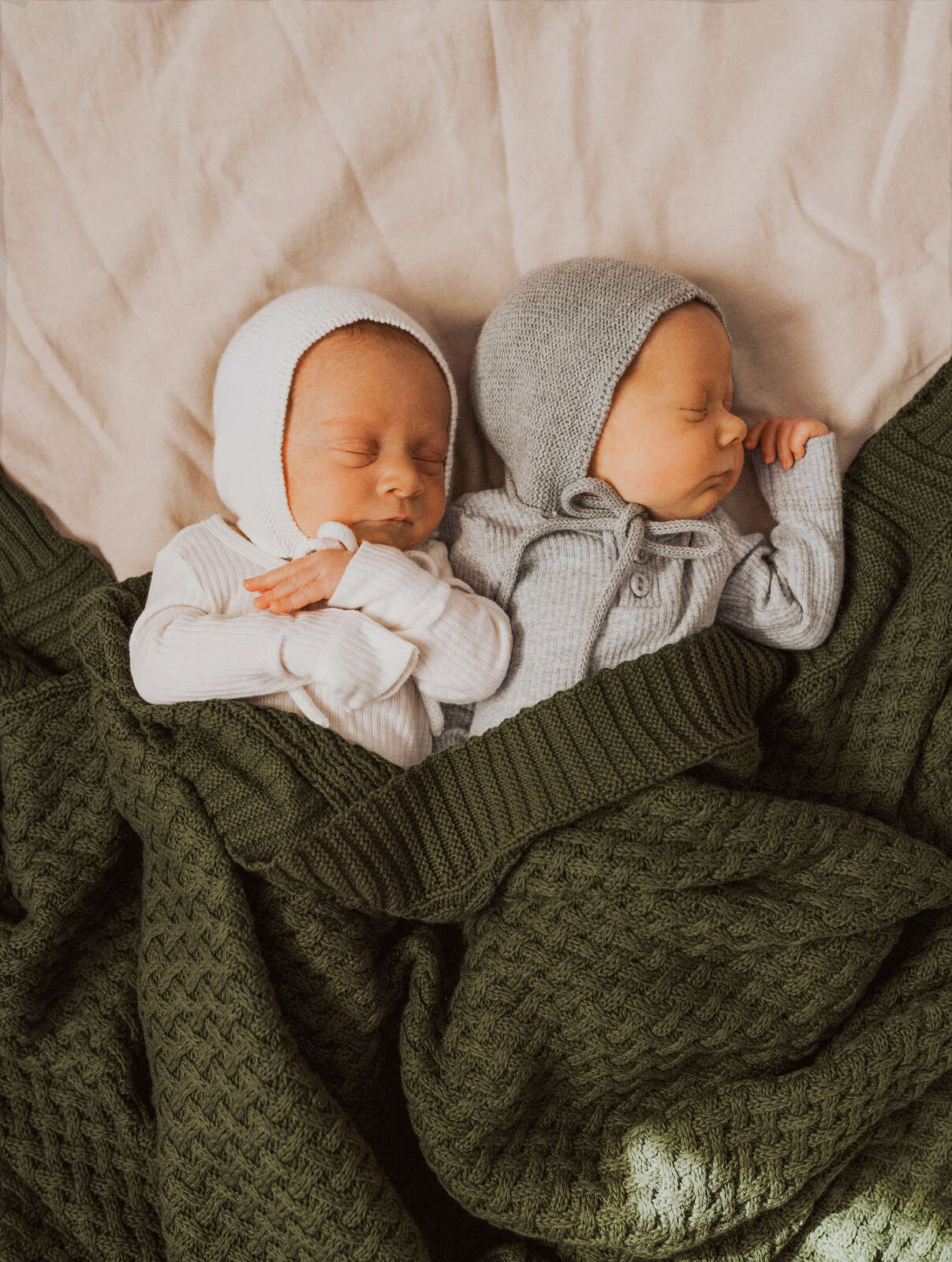 Snuggle hunny diamond knit blanket deals