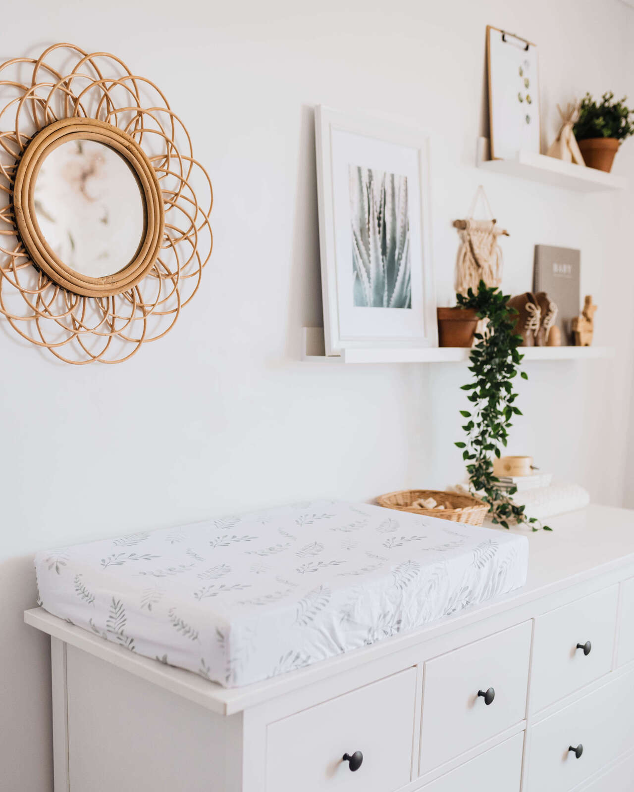 Snuggle Hunny Kids - Bassinet Fitted Sheet / Change Pad Cover - Wild Fern