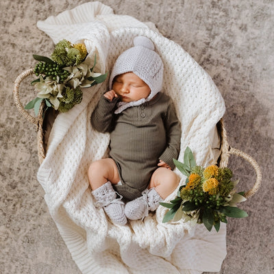 Snuggle Hunny - Merino Wool Bonnet & Booties - Grey