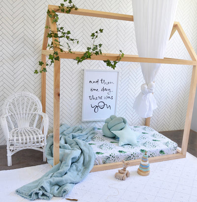 Snuggle Hunny Kids - Fitted Cot Sheet - Enchanted