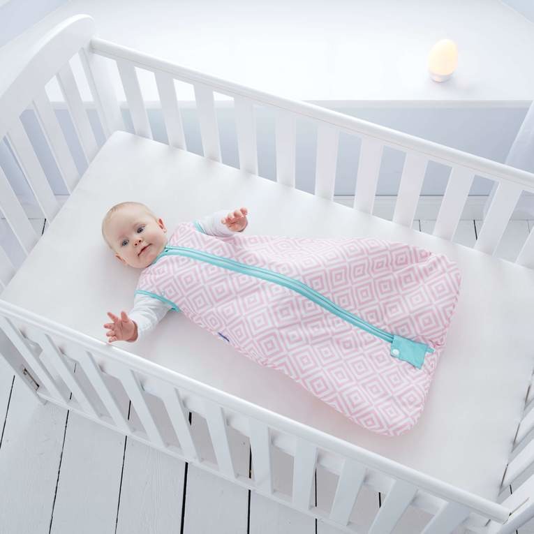 Grobag - Diamonds Pink Travel 2.5 Tog - Baby Sleeping Bags - The Gro Company - Afterpay - Zippay Carry Them Close