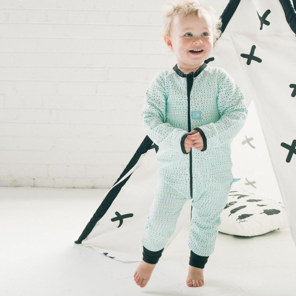 ErgoPouch - ErgoLayers Sleep Wear (1.0 Tog) - HoneyDew Dot - Clothing - ErgoCocoon - Afterpay - Zippay Carry Them Close